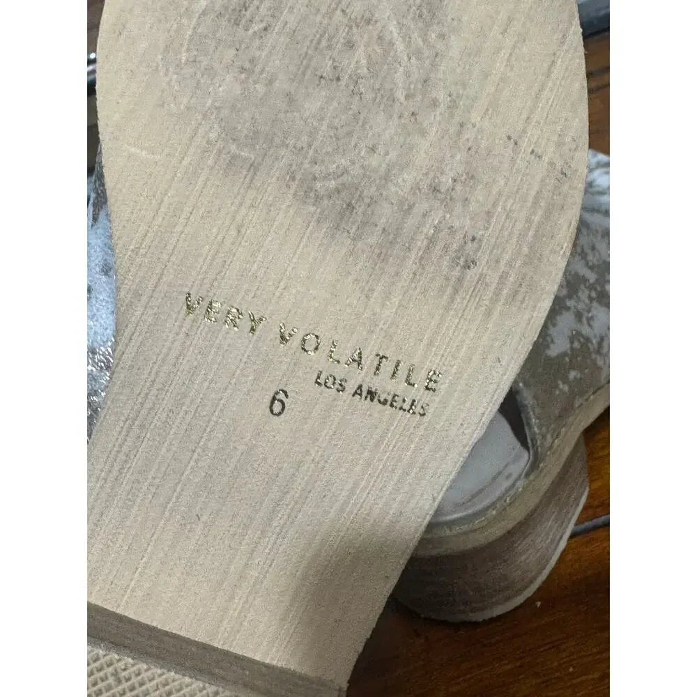 Very volatile  Los angeles mule size 6 women's
